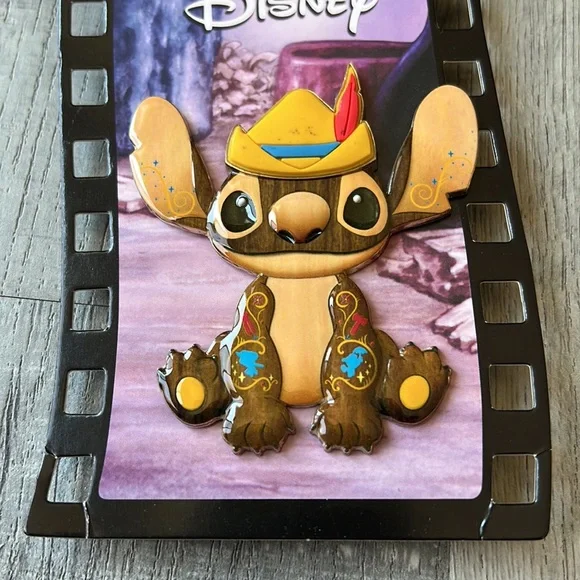 Stitch Crashes Disney Pin - Pinocchio Movie (LIMITED EDITION) - Picture 3 of 4